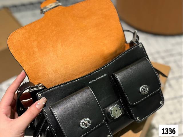 Coach Coach's new motorcycle bag with box, Cargo Soft Tabby, black motorcycle bag