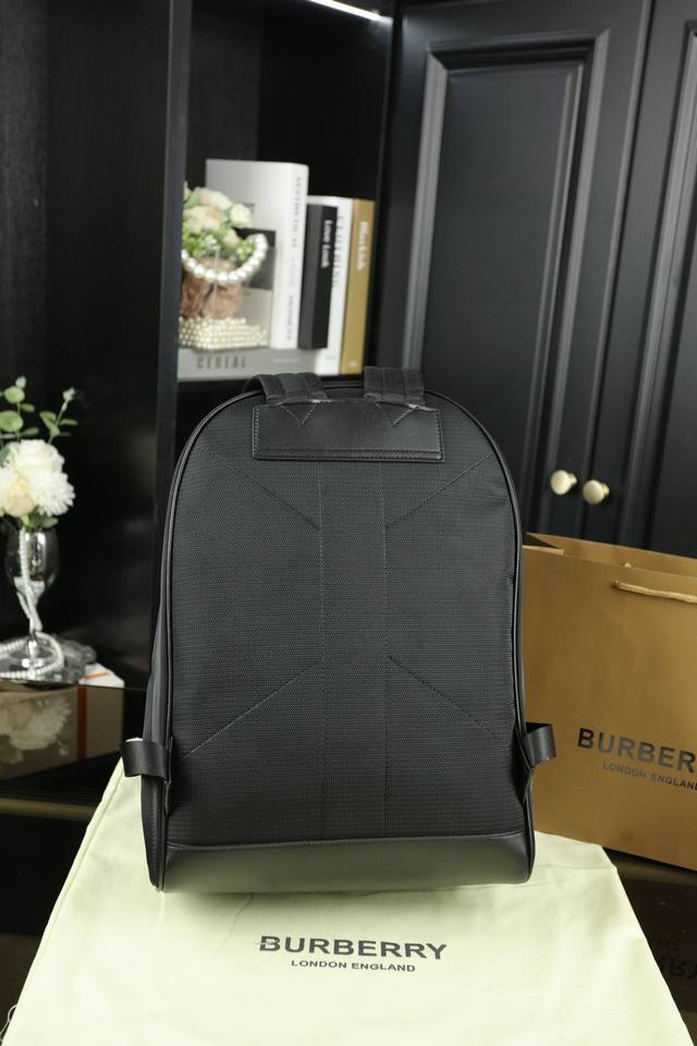 Boxless Burberry Backpack Backpack, Men's Econyl Backpack, unisex Backpack, Classic Matching Craftsmanship Material, Casual Versatile Backpack, Exquisite Inlaying Fine Craftsmanship, Actual Shooting Fabric Size: 29.5 ×
