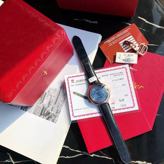 Ka Jia 18K Gold Blue Balloon Series Men's 42Mm Mechanical Arrival, Eta-2824 Mechanical Movement, Crocodile Leather Strap. Although mechanical watches are high-end compared to quartz watches, many people are not very familiar with mechanical watches.