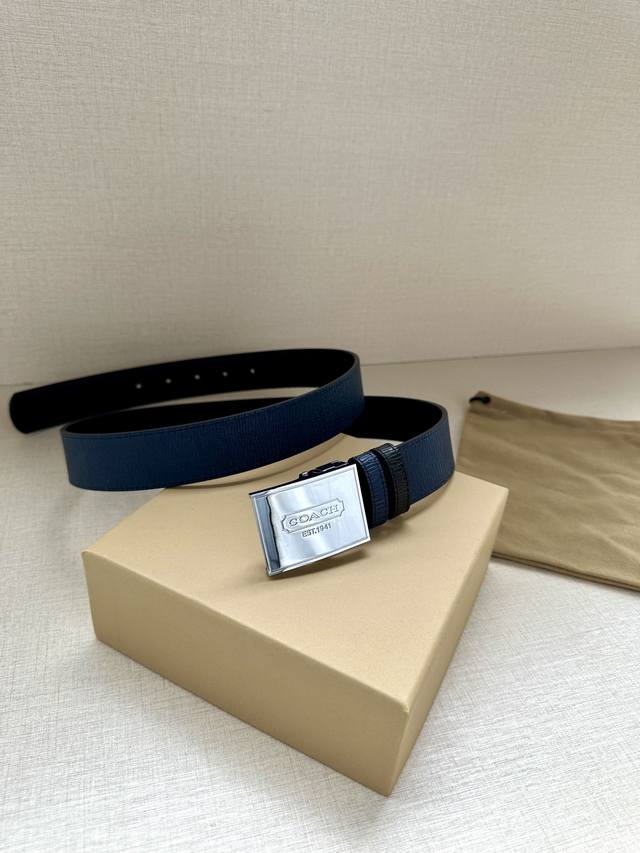 As a well-known fashion brand, Coach with a width of 3.5cm often cleverly integrates its brand logo into the design of the belt, such as printing the brand's initials, patterns, etc. on the buckle or belt, which not only highlights the brand's identi