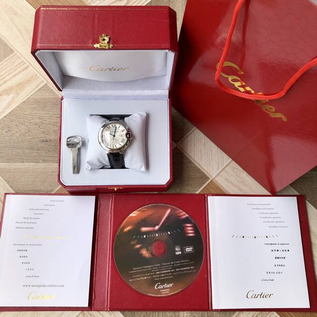 Original mold opening! Create the highest quality! One watch, one size, one card Cartier blue balloon, men's size~42Mm, with a completely identical case strap at the counter, and even each accessory can be exchanged with the genuine product. The full