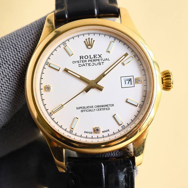 The white shell and gold shell store's best-selling product is the upgraded version of Rolex men's watch, which features a unique dial design and a 3D three-dimensional effect with hardware decorative nails. The overall effect is more high-end and lu