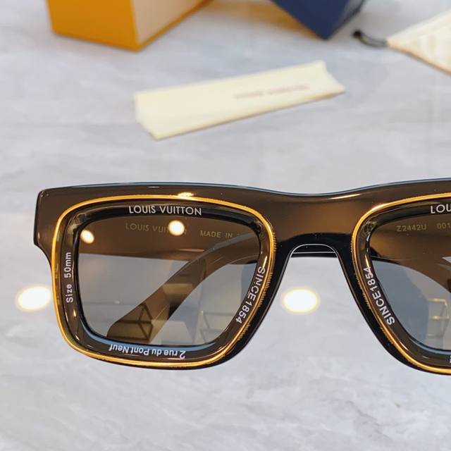 Louis Vuitton New Sunglasses, Model: Z2442U, Size: 50 Port 24-145