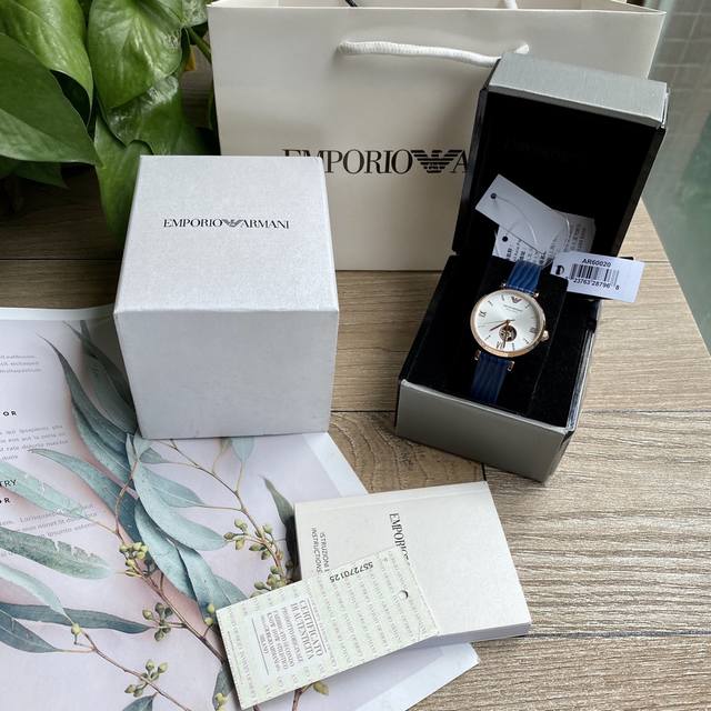 Armani mechanical women's watch has arrived!! Classic and minimalist Italian style, with a transparent heart on the exposed movement, imported cowhide strap with original buckle mineral crystal mirror 30 meters waterproof, fully manual winding mechan