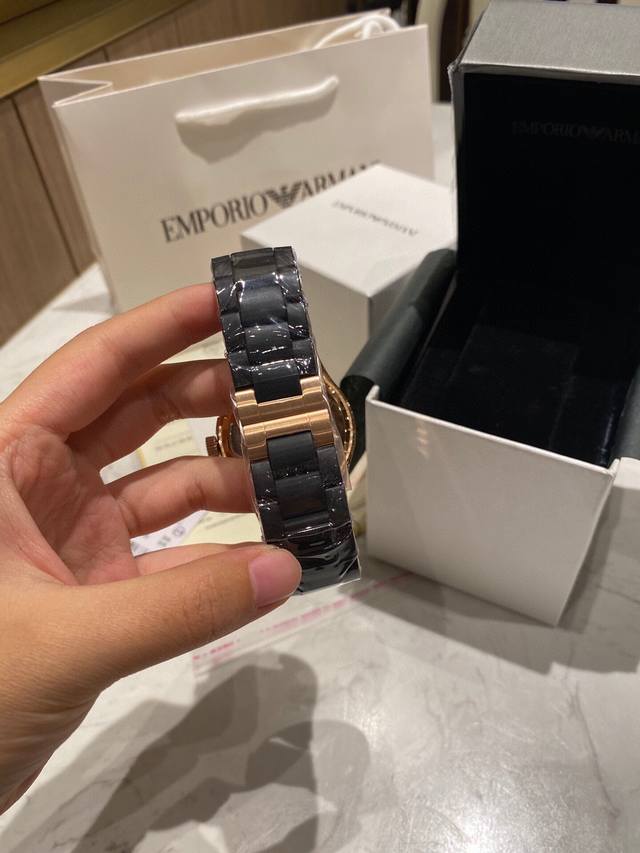 Original Armani rubber wrapped steel couple classic, imported quartz movement, precise timekeeping must sell: