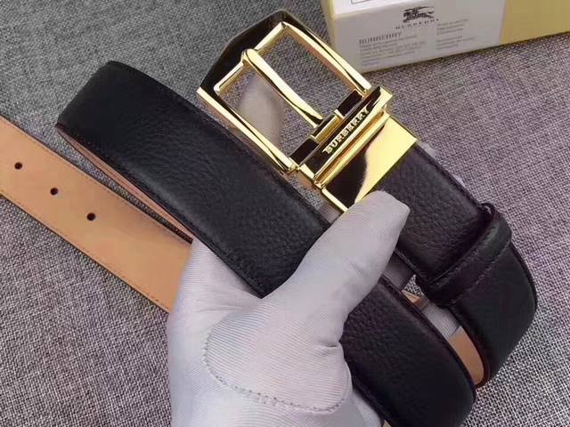 Burberry Italian made waist belt, original imported double-sided lychee patterned leather, 100% calf leather embossed leather, width 3.5cm, matched with official website pure copper needle buckle, matched with glossy copper buckle. Double sided repli