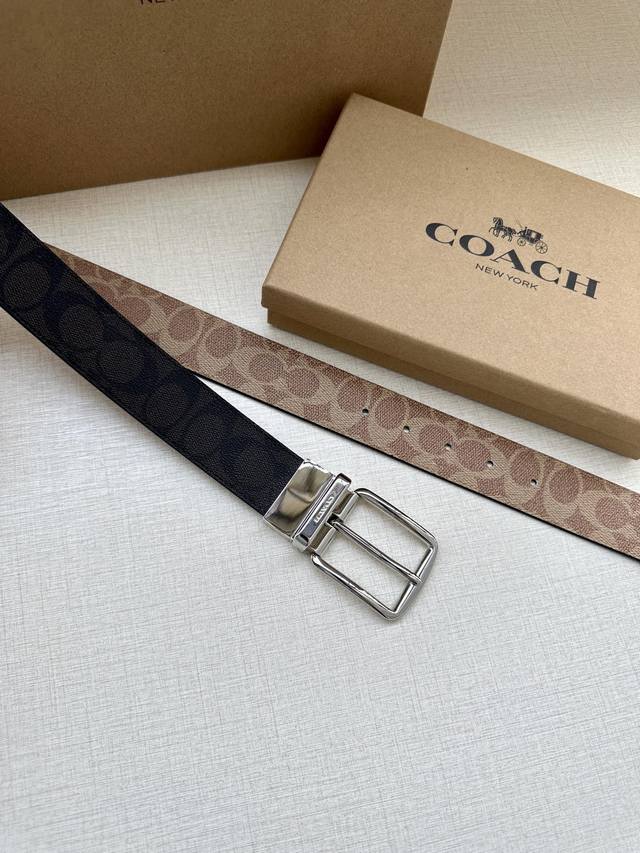 The 3.7cm wide COACH double-sided belt is made of black fabric with a classic logo buckle, and comes in two different appearances. Its fit can be personalized and can be cut with scissors. Trimmable double-sided:
