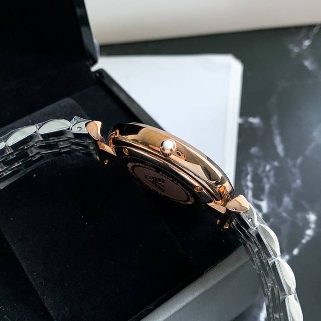 Recommended Armani Versatile Steel Strap Men's Watch Model AR1677 Stainless Steel Strap Quartz Watch, dial diameter 43mm 316 stainless steel strap, white dial, stopwatch dial, mineral glass mirror. Butterfly Double Button,: