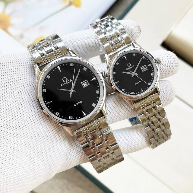 White case, gold case, steel band 20, classic Omega couple watch, double calendar, imported quartz movement, mineral glass mirror, 316L stainless steel case, diameter male 40mm female 30mm, thickness 8mm, if the sun stops shining today