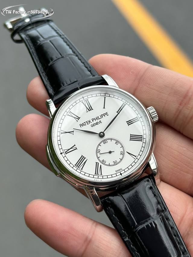White shell gold shell Tw Factory Patek Philippe Pp super complex function timepiece series 5078 watch! Strong recommendation! Details upgraded as follows: Size 40mm, thickness 5mm ① Genuine mold opening, case polishing:
