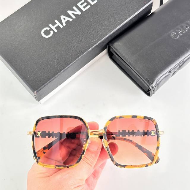 Chanel * Model: Ch4293B Size: 56 Ports 19-140