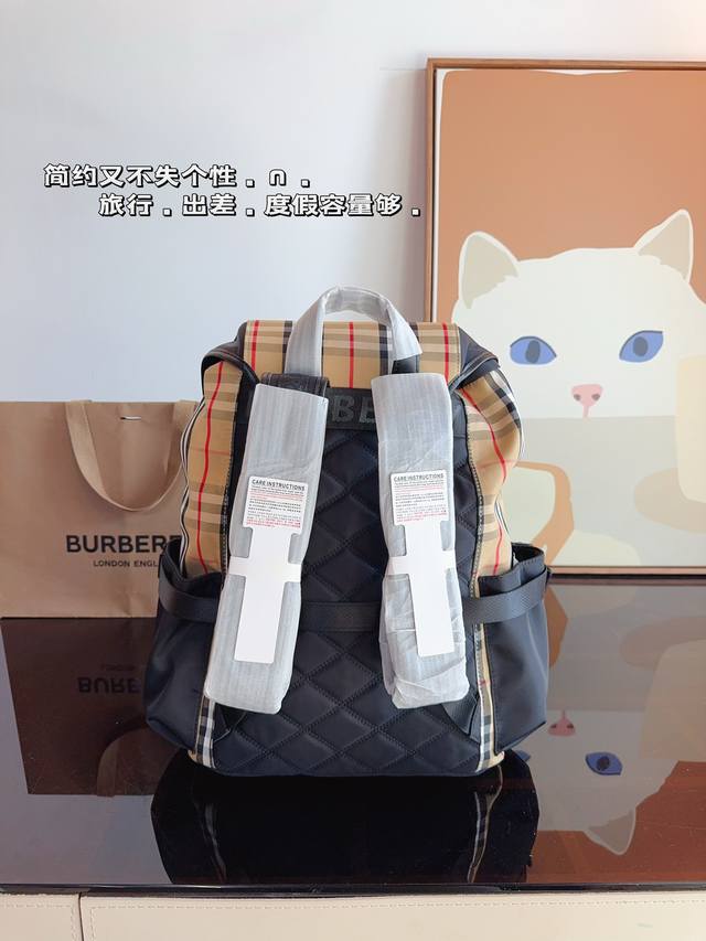 The highly recognizable Burberry brand logo decoration on the Burberry backpack instantly enhances its style and is particularly eye-catching. The shoulder strap design is very comfortable, the width is just right, and the bag capacity is also quite