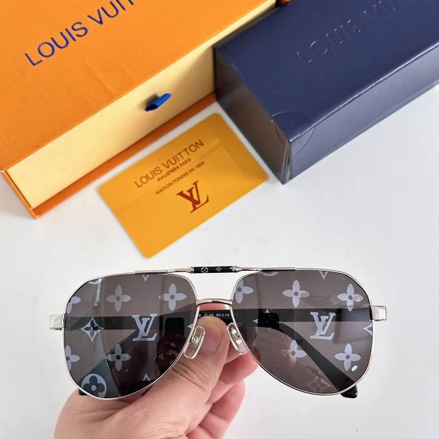 Louis Vuitton * Model: Z1248Size: 61 mouthed 14-145 unisex