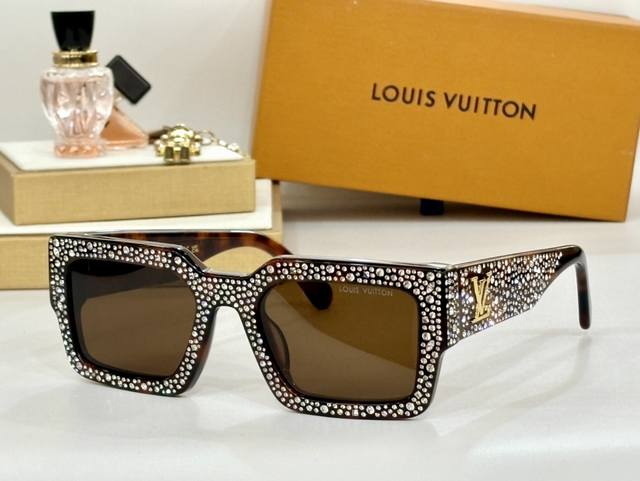 Louis Vuitton * Model: Z2396E Size: 54 ports 22 145