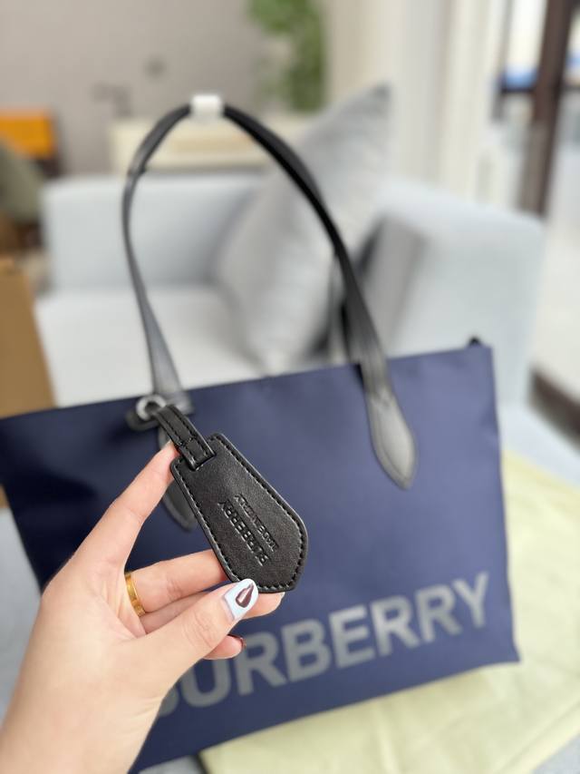 Boxless Size: 40 × 23 Burberry tote bag tote bag shopping bag shoulder bag women's bag classic casual shopping bag shoulder bag tote bag canvas casual this is really classic, how to carry it all