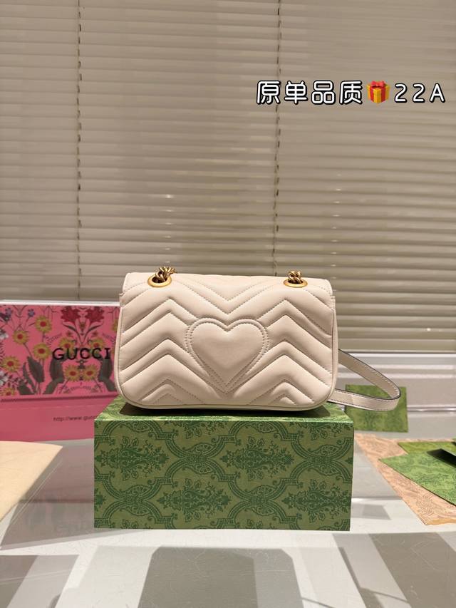 Leather airplane box folding gift box Size: 22 * 13Cm Gucci Marmont classic style, good quality, high cost performance, cowhide quality: