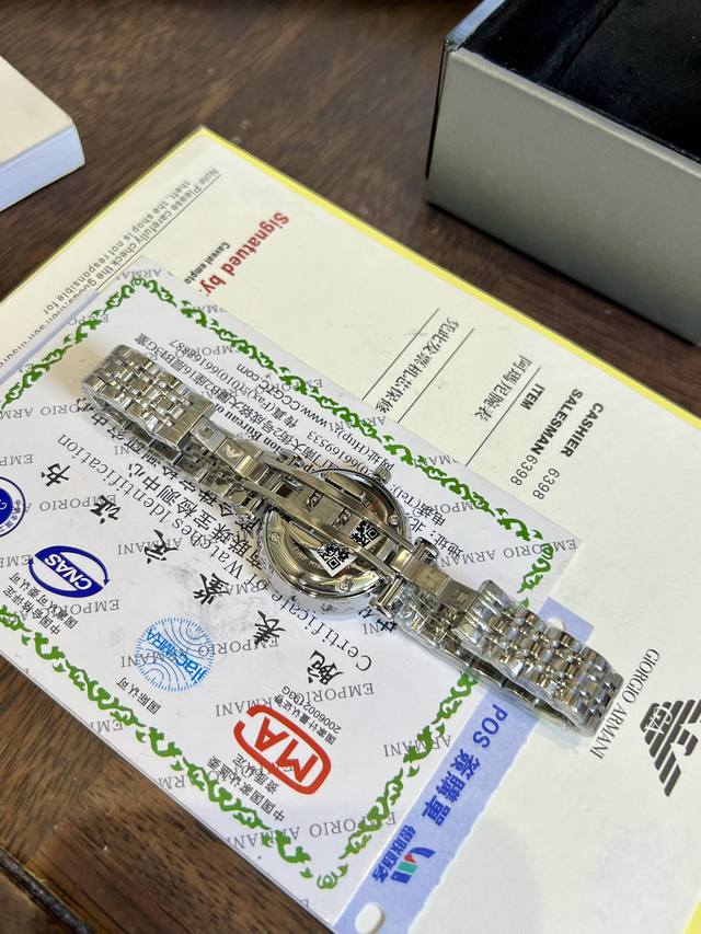 FFFH Picture Same Packaging 25 Armani Starry Sky Arrives Armani Case: 316L Stainless Steel Mirror: Reinforced Mineral Glass Strap: 316L Stainless Steel Buckle: Double Button Size: 33mm Wrapping