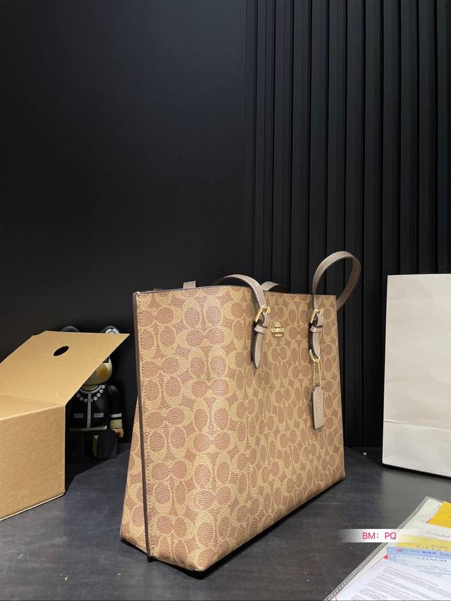New Coach Mollie25 tote bag for Valentine's Day in January 24, with box matching. The latest shopping bag from Coach Coach OEM factory is shipped with top-quality shiny hardware logo and practical style. Multi purpose lining. lo: