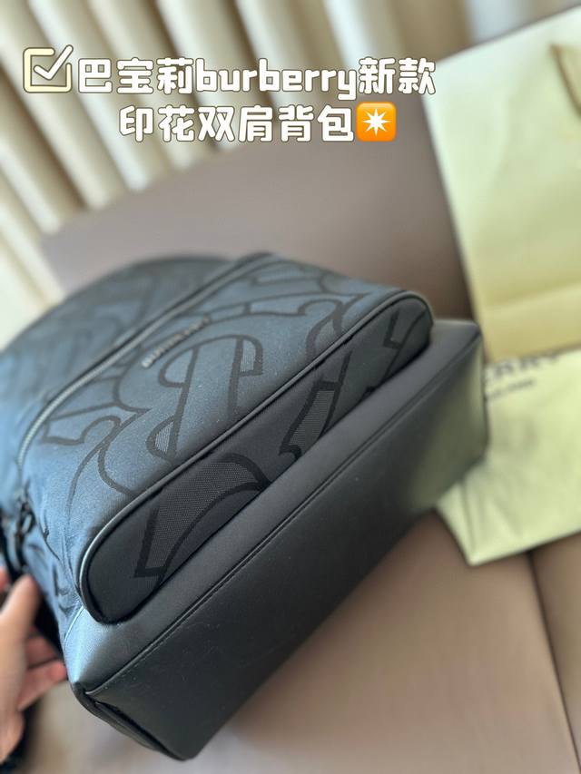 Burberry New Backpack Printed Series Fashionable and Casual Style Fabric High Density Waterproof and Rainy Easy to Handle Size 30 * 43
