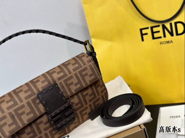 Fendi's new baguette bag with folding box, underarm bag, internet celebrity Vintagef, vintage baguette bag, is probably the most popular bag carried by trendy people. From black to: