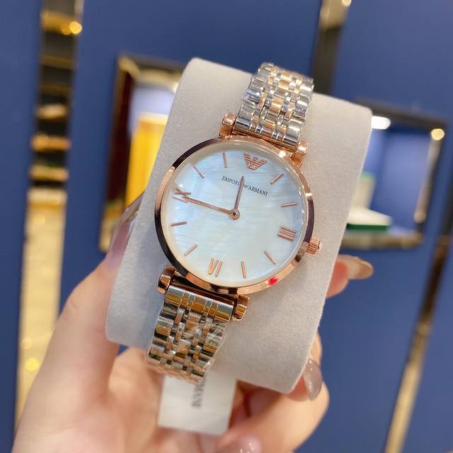 Original Armani 316L stainless steel watch mirror: reinforced mineral glass strap: 316L diameter size: 32mm * pearl mother of pearl perfectly blends and shines on the wrist, creating an elegant image for women. Pure, simple, elegant temperament for w