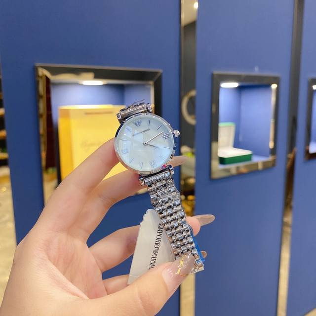 Original Armani 316L stainless steel watch mirror: reinforced mineral glass strap: 316L diameter size: 32mm * pearl mother of pearl perfectly blends and shines on the wrist, creating an elegant image for women. Pure, simple, elegant temperament for w