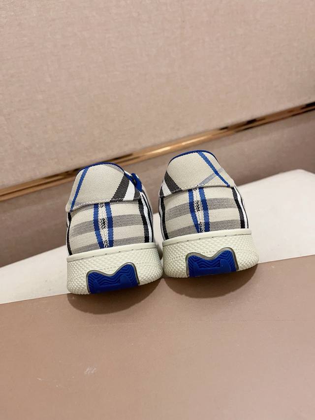 Factory price: synchronized with Burberry and top tier purchasing agents at the counter. Available in size: 38-44. Italian imported cowhide with fully imported sheepskin lining, sole: original factory supplied sole, exclusive activity molded sole for