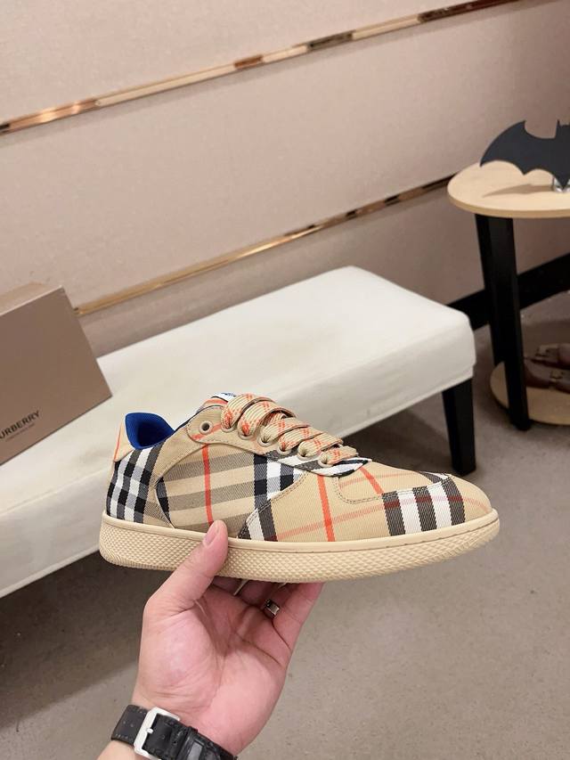 Factory price: synchronized with Burberry and top tier purchasing agents at the counter. Available in size: 38-44. Italian imported cowhide with fully imported sheepskin lining, sole: original factory special supply original sole, exclusive activity 