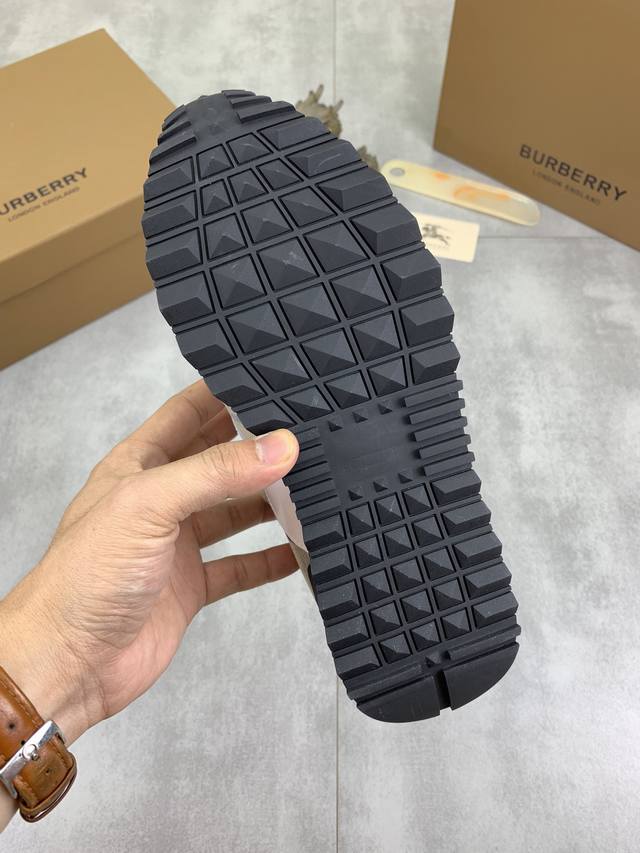 Factory price actual price Knight Burberry sports men's shoes new casual low top men's shoes, new autumn and winter season design, perfect workmanship, lazy foot style to create cabinet quality, shoe upper: fashionable and exquisite Burberry floral f