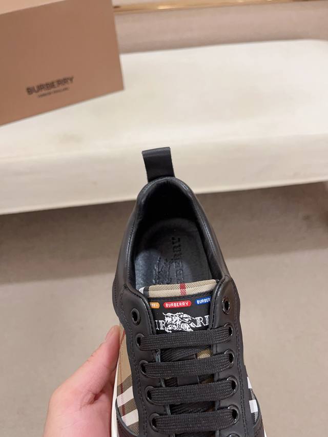 Factory price: Counter synchronized BURBERRY Burberry top purchasing agent synchronized release in size: 38-44. Italian imported cowhide paired with official website fabric. Fully imported sheepskin lining, sole: original factory special supply origi