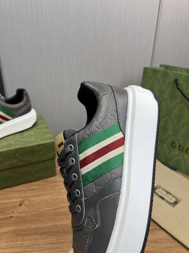 Factory price Gucci high-end quality original single shoe upper: Napa calf leather, lychee grain calf leather, computer embroidery brand totem interior: water dyed cowhide outsole: ultra light TPU rubber; Two tone molded outsole with ultra-high quali