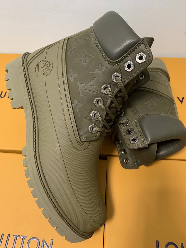 L Family Collaboration P: Couple Size: Women's 35-40 Men's 39-44 45 Customized Timberland Collaboration Via Instagram Lv Early Autumn Timberland Big Yellow Boots