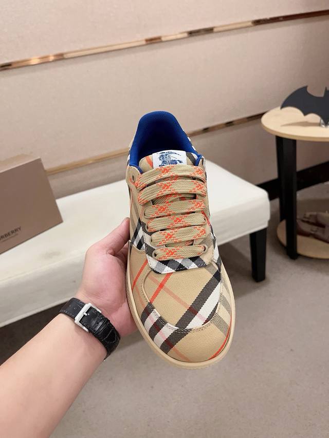 Factory price: synchronized with Burberry and top tier purchasing agents at the counter. Available in size: 38-44. Italian imported cowhide with fully imported sheepskin lining, sole: original factory special supply original sole, exclusive activity 