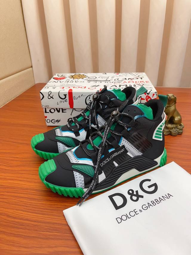 Actual price: The new Dolce&Gabbana top of the line original DG heavy industry series, the new casual and fashionable shoe version is simple and atmospheric, fashionable and exclusive, stylish and generous. Original imported calf leather with comfort