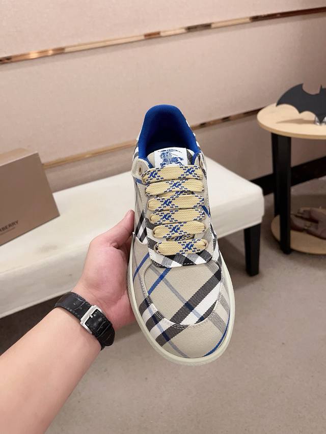 Factory price: synchronized with Burberry and top tier purchasing agents at the counter. Available in size: 38-44. Italian imported cowhide with fully imported sheepskin lining, sole: original factory supplied sole, exclusive activity molded sole for