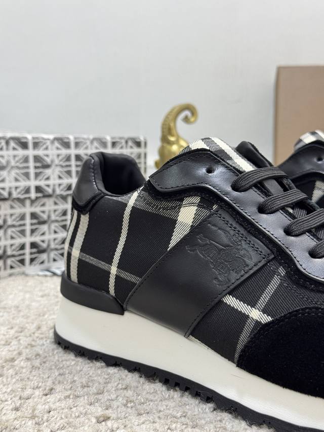 The new Burberry men's classic low cut sneakers, priced at actual factory price BURBERRY2024C, feature vintage plaid cotton paired with cowhide material for a refreshed interpretation, adorned with a refreshed brand logo. Made from sheepskin, durable