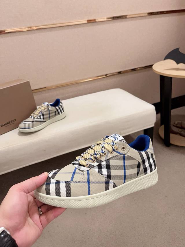 Factory price: synchronized with Burberry and top tier purchasing agents at the counter. Available in size: 38-44. Italian imported cowhide with fully imported sheepskin lining, sole: original factory supplied sole, exclusive activity molded sole for