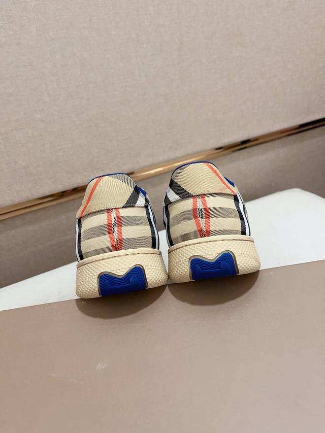 Factory price: synchronized with Burberry and top tier purchasing agents at the counter. Available in size: 38-44. Italian imported cowhide with fully imported sheepskin lining, sole: original factory special supply original sole, exclusive activity 