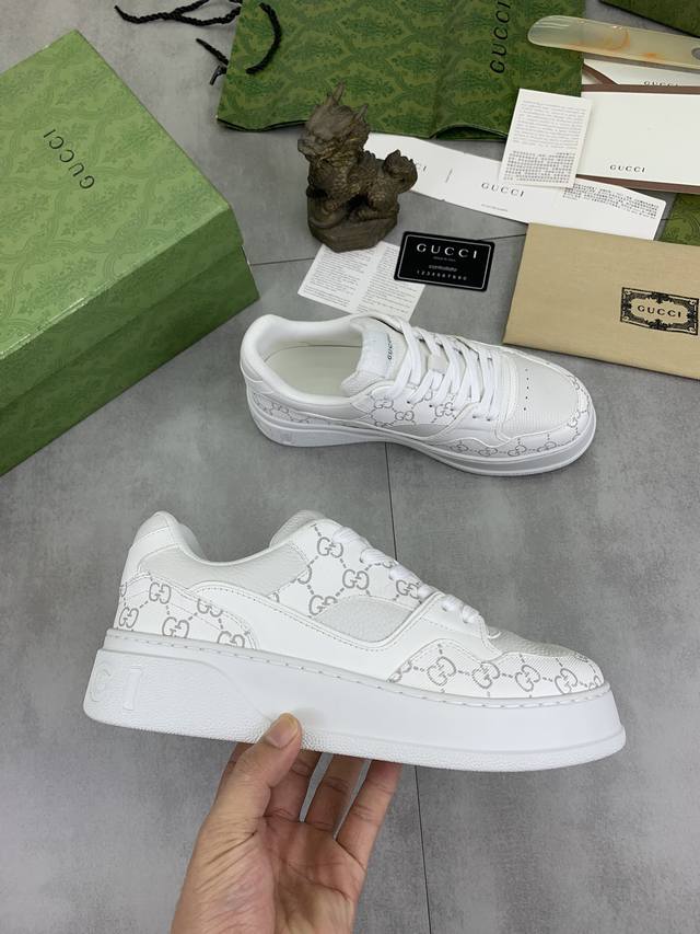 Factory price, real price, top of the line Gucci 24SS counter, latest couple style, thick soled Gucci white shoes, purchasing level Gucci's latest lightweight thick soled white shoes! Top tier chip version! Do you have the same feeling of 