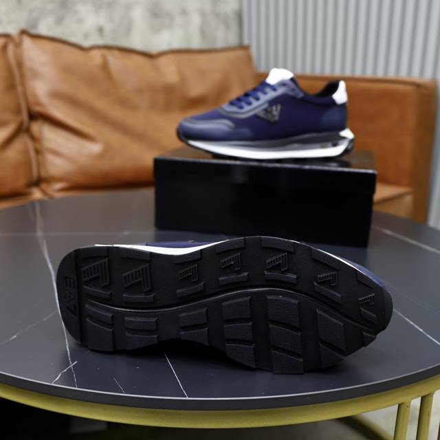 Brand: Armani ARM NI Standard Code: 38-44 45 Customized Grade: Same as on official website Material: Original fabric Comfortable and breathable inner foam Lightweight and wear-resistant outsole Style Category: Men's fashion casual shoes Running sport