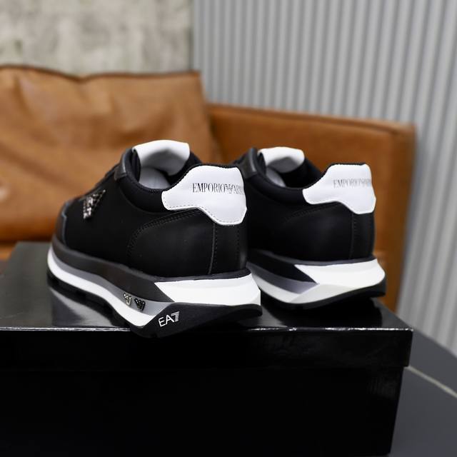 Brand: Armani ARM NI Standard Code: 38-44 45 Customized Grade: Same as on official website Material: Original fabric Comfortable and breathable inner foam Lightweight and wear-resistant outsole Style Category: Men's fashion casual shoes Running sport