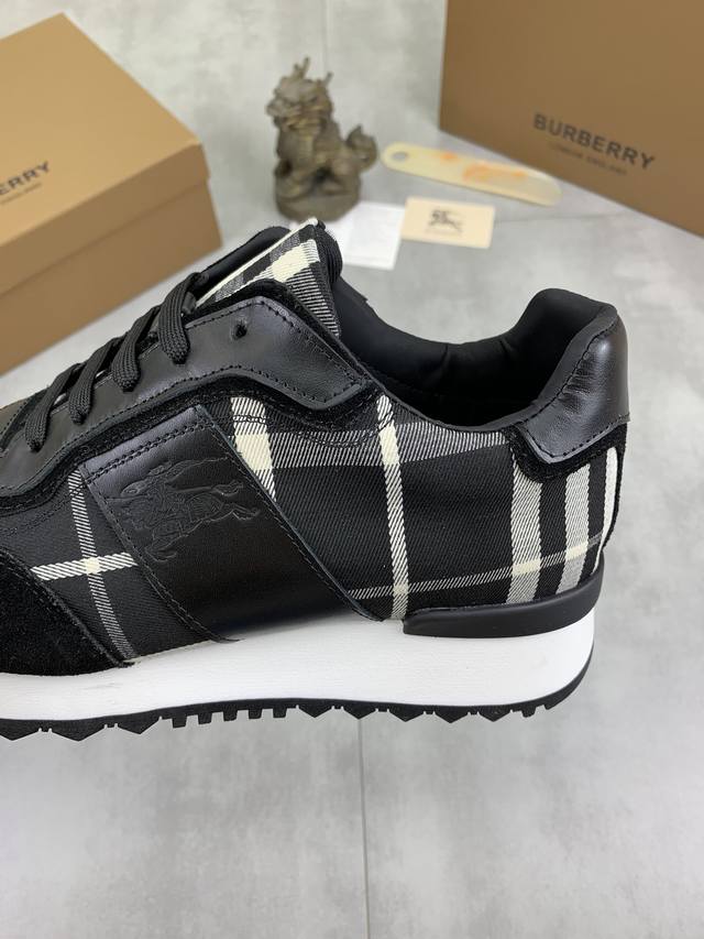Factory price Knight Burberry sports men's shoes new casual low top men's shoes, new autumn and winter season design, perfect workmanship, set foot lazy style to create cabinet quality, shoe upper: fashionable and exquisite Burberry floral fabric wit