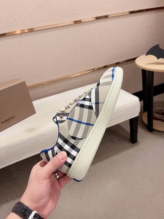 Factory price: synchronized with Burberry and top tier purchasing agents at the counter. Available in size: 38-44. Italian imported cowhide with fully imported sheepskin lining, sole: original factory supplied sole, exclusive activity molded sole for