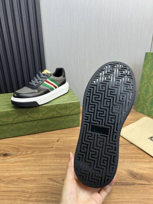 Factory price Gucci high-end quality original single shoe upper: Napa calf leather, lychee grain calf leather, computer embroidery brand totem interior: water dyed cowhide outsole: ultra light TPU rubber; Two tone molded outsole with ultra-high quali
