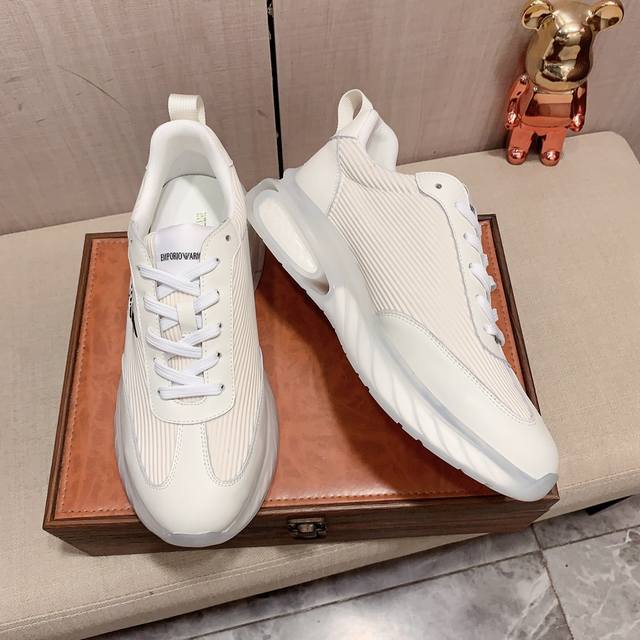 New: Factory price: Armani Armani * latest popular casual shoes, top brand luxury~purchasing agent, top~quality. The shoe upper is made of imported breathable cowhide with breathable sheepskin material, and the foot pads are finely crafted. Original 