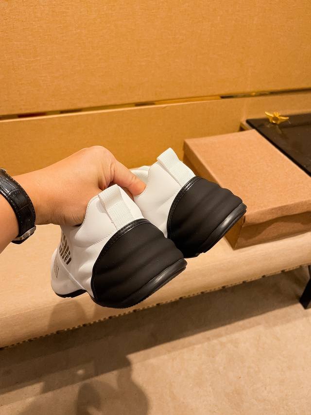 Factory approved Armani men's shoes high-end brand official website 1:1 latest masterpiece: The upper is made of original Italian official website special technology fabric, matched with original comfortable and breathable inner lining, and the origi