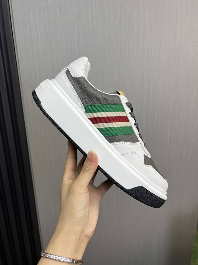 Factory price Gucci high-end quality original single shoe upper: Napa calf leather, lychee grain calf leather, computer embroidery brand totem interior: water dyed cowhide outsole: ultra light TPU rubber; Two tone molded outsole with ultra-high quali