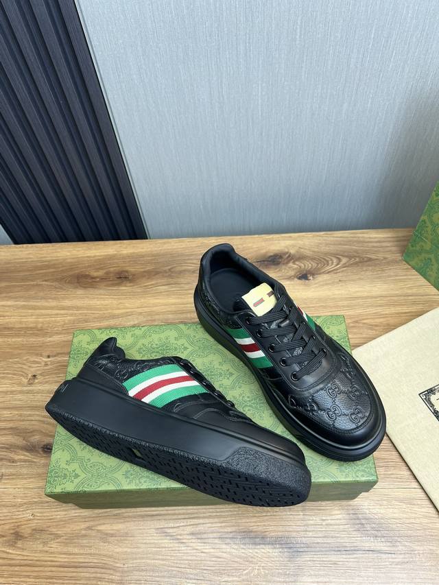 Factory price Gucci high-end quality original single shoe upper: Napa calf leather, lychee grain calf leather, computer embroidery brand totem interior: water dyed cowhide outsole: ultra light TPU rubber; Two tone molded outsole with ultra-high quali