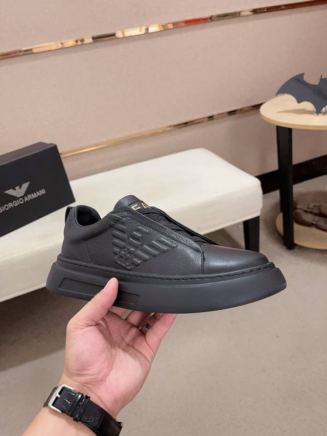 Factory price: Armani official website synchronizes with the latest shoe upper made of imported cowhide. Leather lining, foam outsole, top-notch handmade fine craftsmanship, perfect for those perfectionist men who pursue high luxury quality 38 44