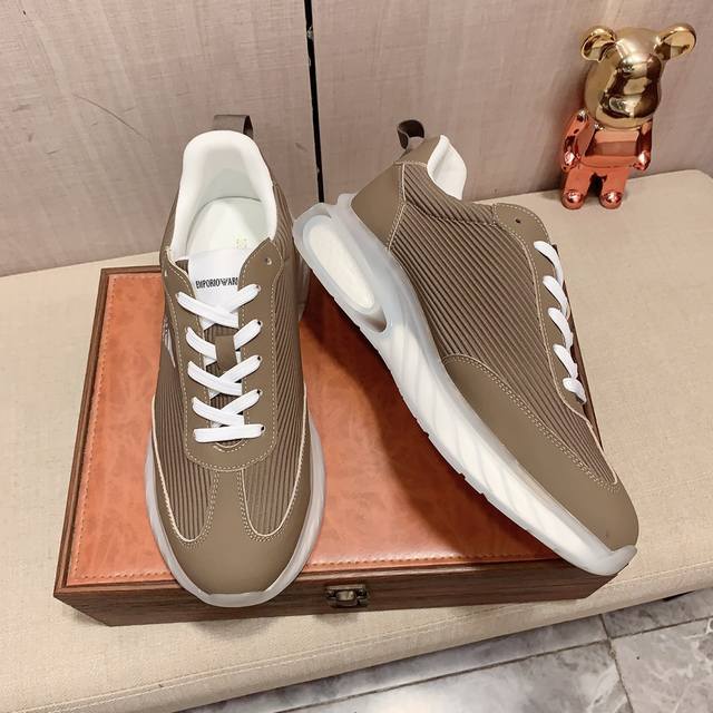New: Factory price: Armani Armani * latest popular casual shoes, top brand luxury~purchasing agent, top~quality. The shoe upper is made of imported breathable cowhide with breathable sheepskin material, and the foot pads are finely crafted. Original 